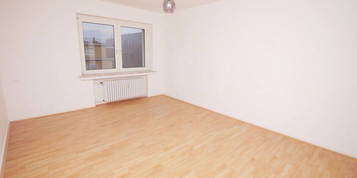 Perfekt für junge Leute: Gepflegte 2,5-Raum-Etagenwohnung mit Küche und Balkon Nahe der Universität 2 zimmer