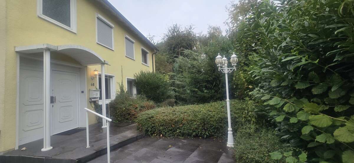 Haus zum Kaufen in Essen Steele 579.000 € 175 m² 8 zimmer