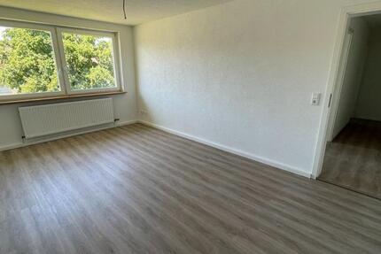 Moderne 2-Zimmer-Wohnung mit Balkon – Frisch Renoviert