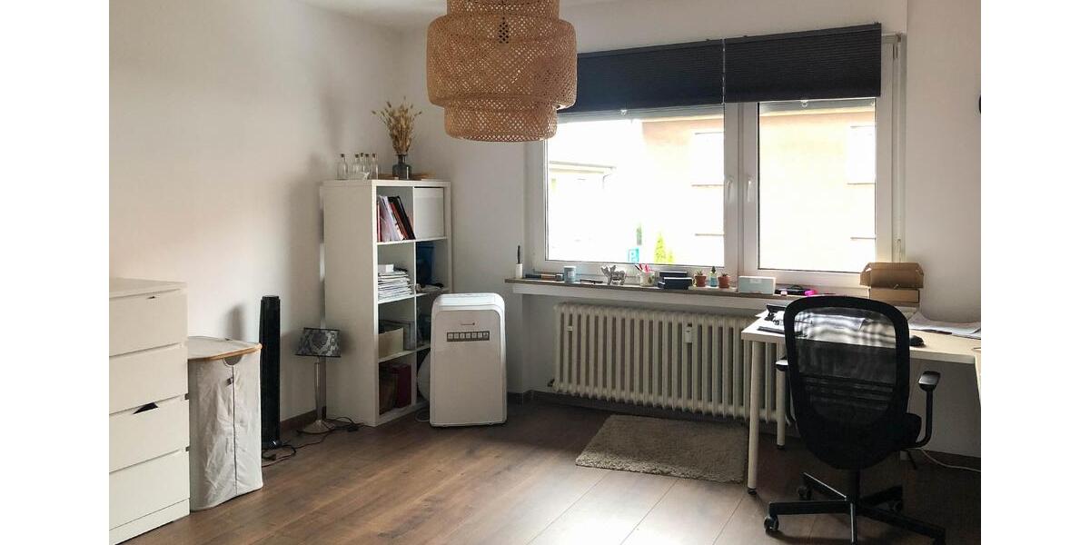 Schöne Wohnung im 1. OG mit Sonnenbalkon für 2 Personen 3 zimmer
