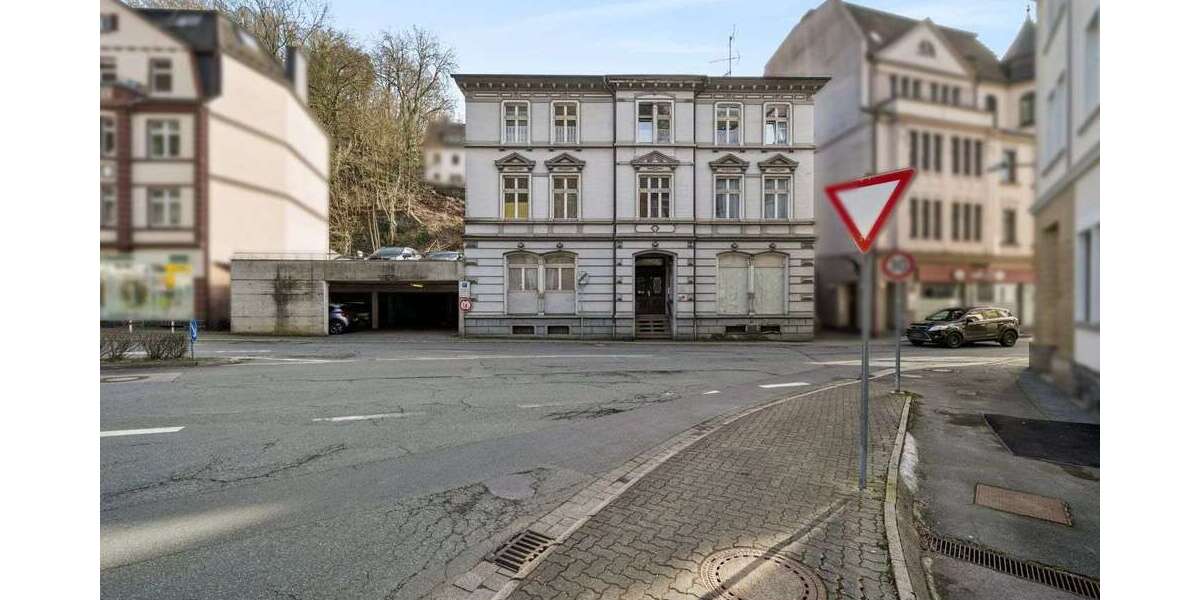 Einfamilienhaus Altena - 6 Zimmer, 161 m&sup2;, 185.000&euro; | Angebot:25855702