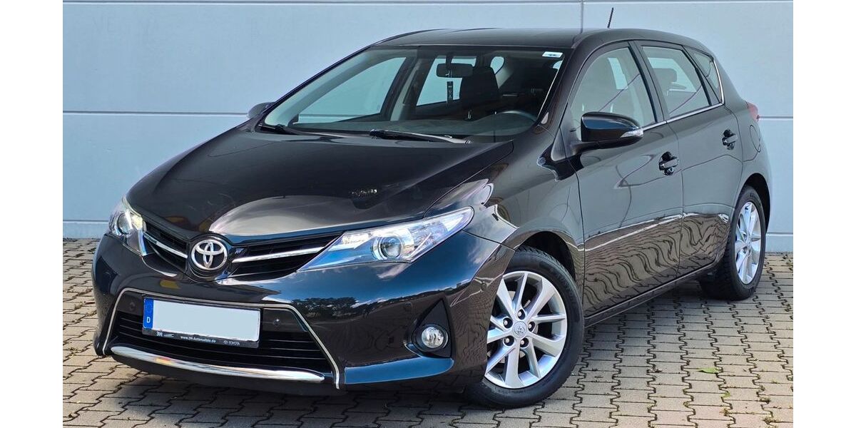 Toyota Auris 135.700 km 7.990 &euro; Gevelsberg 58285