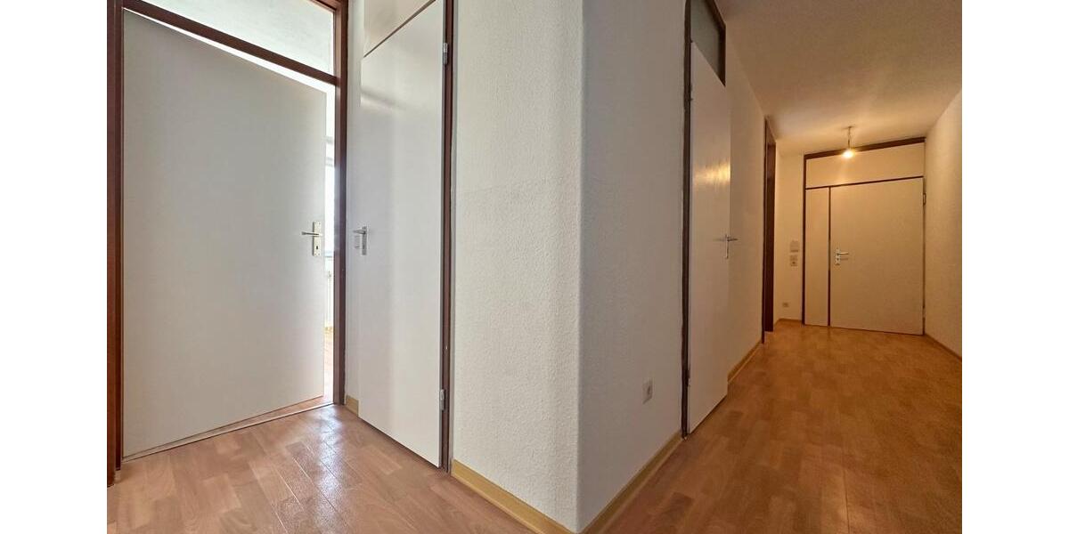 Helle 3-Zimmer-Wohnung mit Balkon - frisch renoviert - KDB 3 zimmer