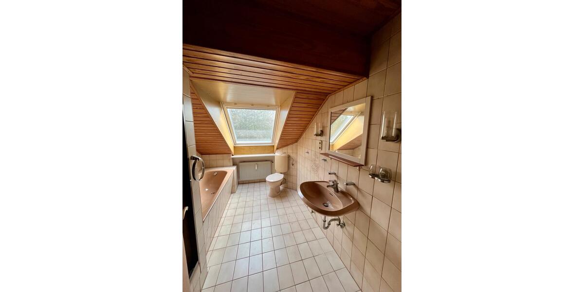 Dachgeschoßwohnung Dortmund Huckarde - 2 Zimmer, 63 m&sup2;, 536&euro; | Angebot:24661147