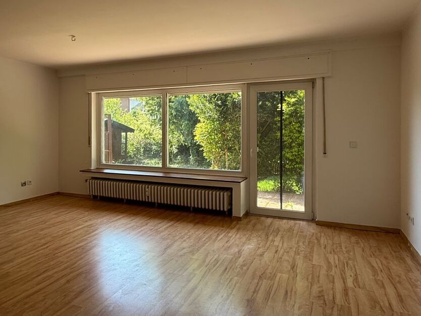 Provisionsfrei* Mehrfamilienhaus, 4 WE in Top Lage, EG 92 qm mit Garten u. Garage frei