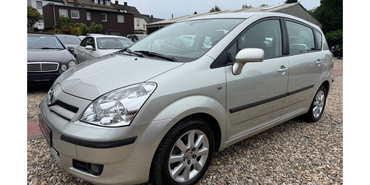 Toyota Corolla Verso 68.000 km 5.990 &euro; Gelsenkirchen 45881