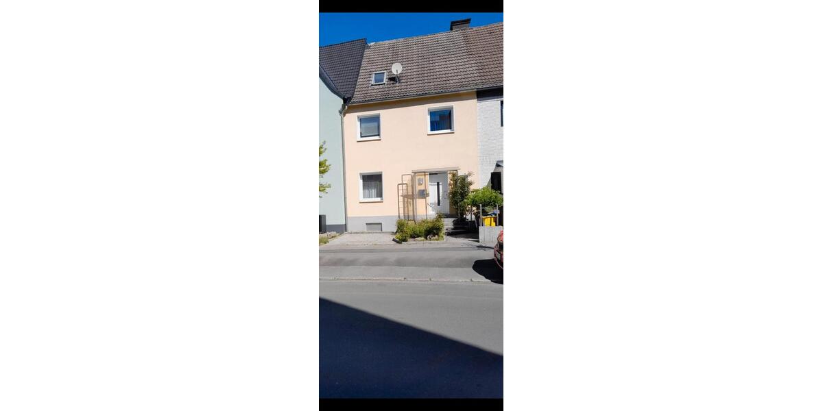Reihenhaus Dortmund Brackel - 7 Zimmer, 148 m&sup2;, 399.000&euro; | Angebot:27167803