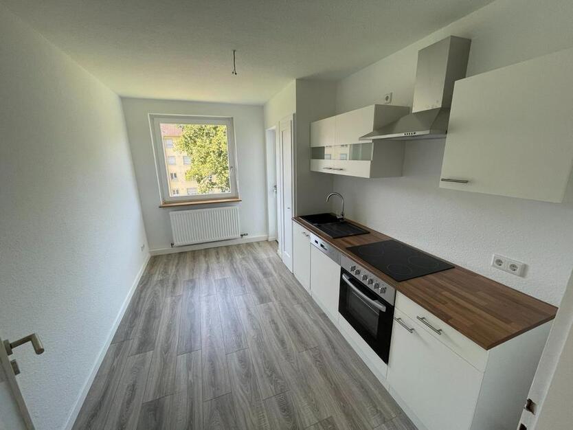 Moderne 2-Zimmer-Wohnung mit Balkon – Frisch Renoviert
