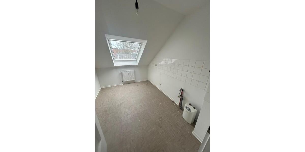 Dachgeschoßwohnung Dortmund Huckarde - 3.5 Zimmer, 66 m&sup2;, 391&euro; | Angebot:24181852