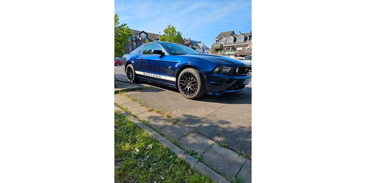 Ford Mustang 167.436 km 15.990 &euro; Dortmund 44149