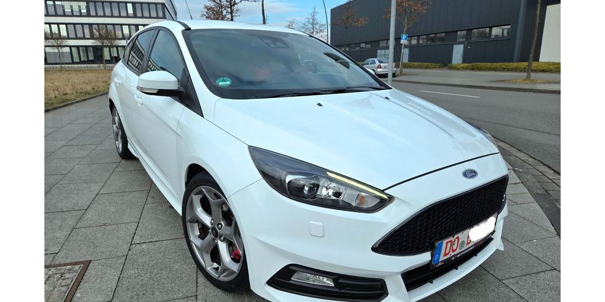 Ford Focus 89.999 km 16.990 &euro; Dortmund 44263