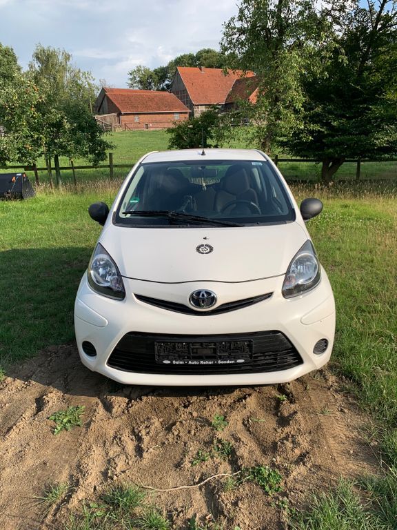 Aygo (X)