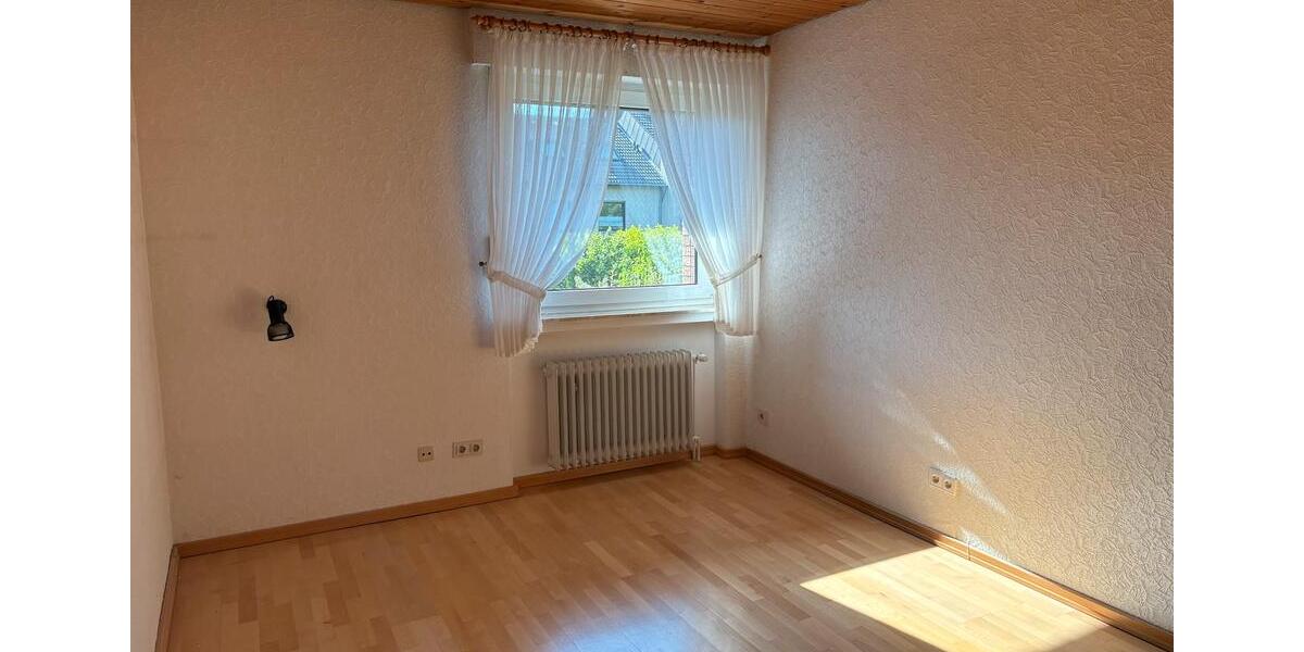 Reihenhaus Recklinghausen Berghausen - 6.5 Zimmer, 180 m&sup2;, 420.000&euro; | Angebot:26795310
