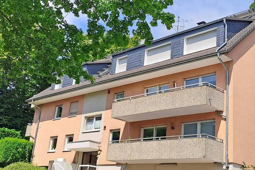 Chices Ding in Werden :) Bezugsklare 4½-Raum-Wohnung mit Studio, Balkon & Garage