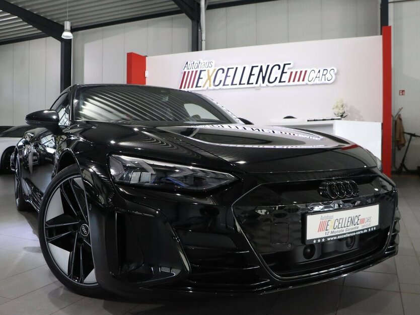 RS e-tron GT RS QUATTRO S-LINE ALL-BLACK CARBON