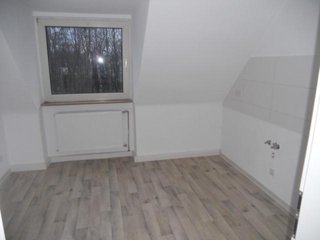 Dachgeschoßwohnung Bochum Günnigfeld - 3.5 Zimmer, 73 m&sup2;, 570&euro; | Angebot:25050798