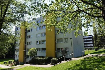 ATTRAKTIVE 2 Zimmer Wohnung MIT LOGGIA UND TIEFGARAGE