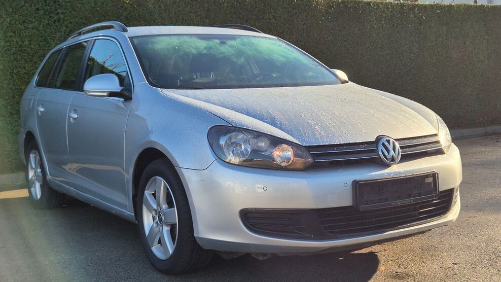 VW Golf 137.000 km 5.400 € Essen 45356