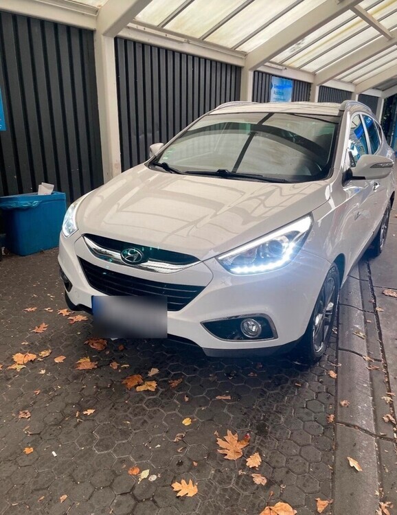 Hyundai IX35 100.270 km 10.500 € Recklinghausen 45657