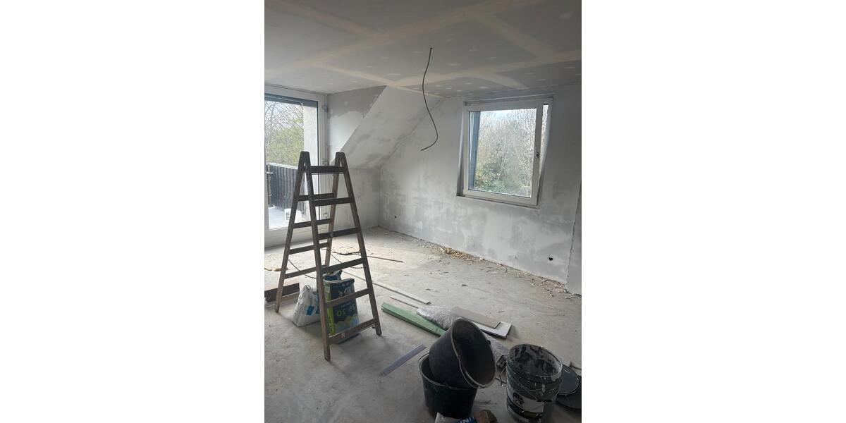 Dachgeschoßwohnung Dortmund Brackel - 2 Zimmer, 98 m&sup2;, 1.400&euro; | Angebot:25933027