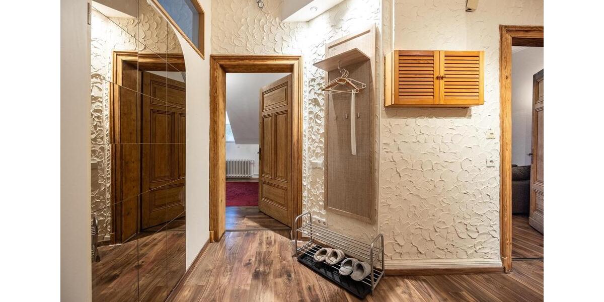 Dachgeschoßwohnung Iserlohn Gerlingsen - 4 Zimmer, 119 m&sup2;, 1.375&euro; | Angebot:26309169