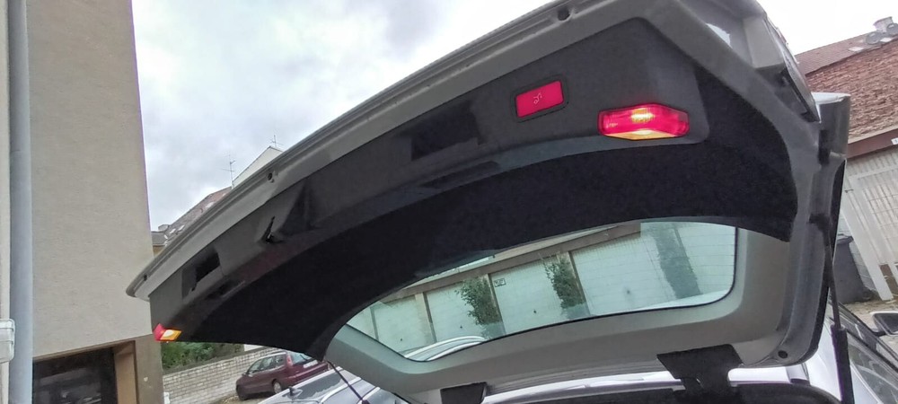 Mercedes-Benz E 200 177.000 km 12.500 € Gelsenkirchen 45879