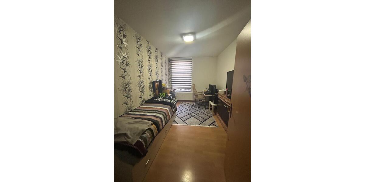 Etagenwohnung Dortmund Mengede - 4 Zimmer, 135 m&sup2;, 1.100&euro; | Angebot:26270992