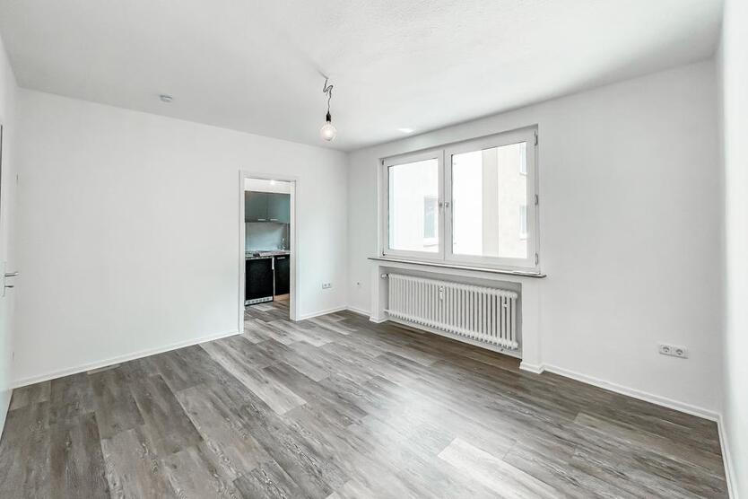 1,5 Zimmer – renoviert – zentrale Lage – Einbauküche zimmer