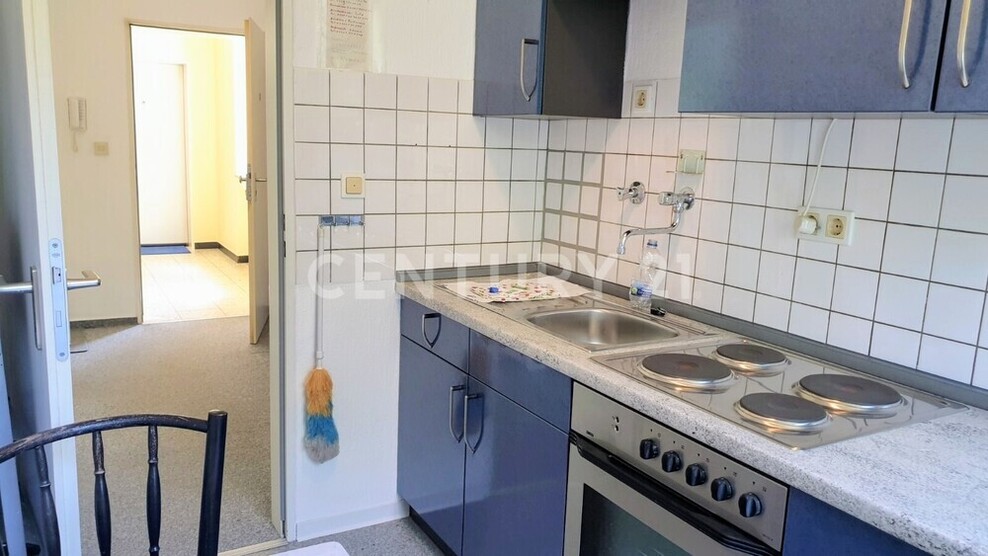 Uninähe! Helle Etagenwohnung mit großzügigem Balkon