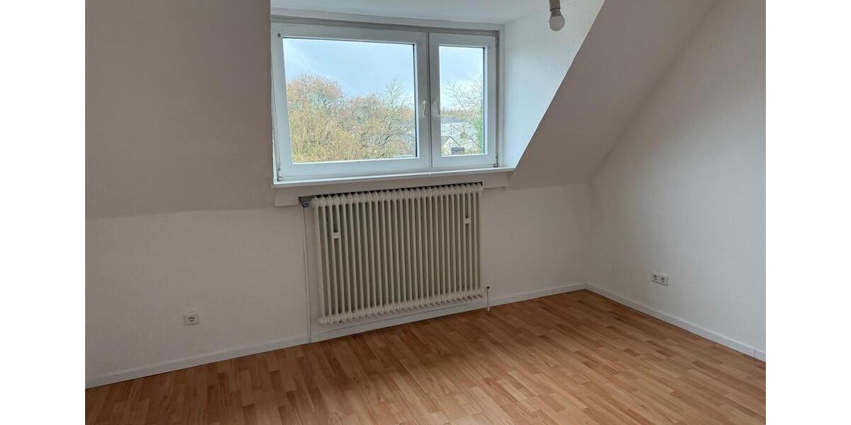 Dachgeschoßwohnung Dortmund Bövinghausen - 4.5 Zimmer, 97 m&sup2;, 930&euro; | Angebot:26415550