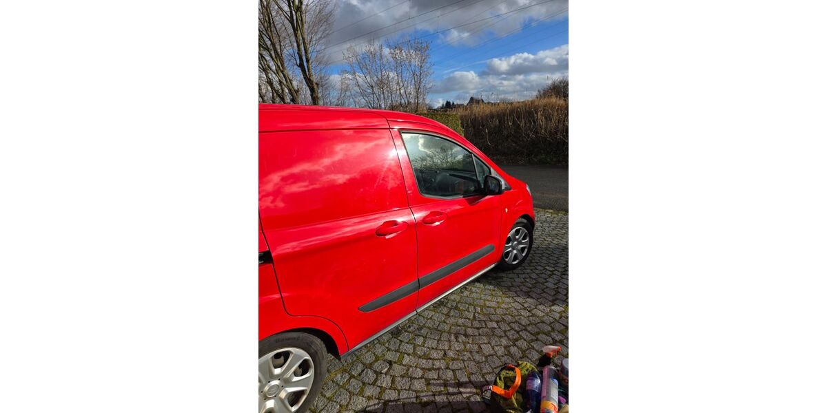 Ford Transit Courier 207.000 km 5.200 &euro; Dortmund 44319