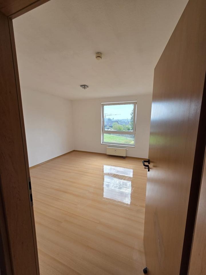 Bezugsfertige Wohnung - Einfach Möbel rein und Füße hoch! zimmer