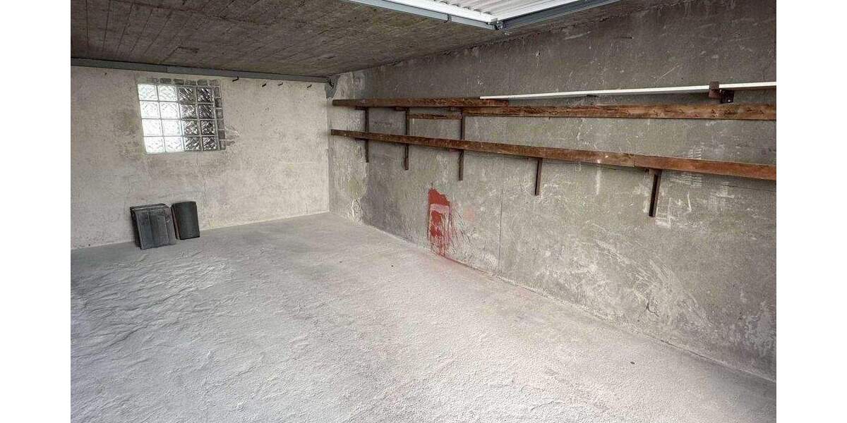 GEPFLEGTE DOPPELHAUSHÄLFTE MIT GARAGEN AUF GROßEM GRUNDSTÜCK IN DER MENGEDER HEIDE 6 zimmer