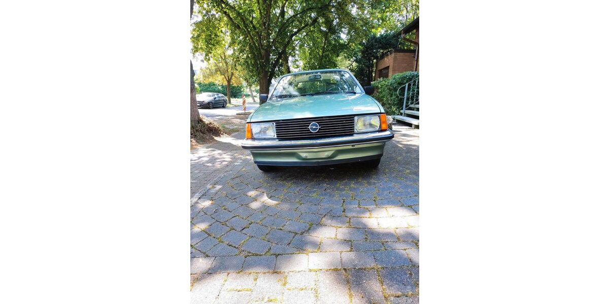 Opel Rekord 90.000 km 6.750 &euro; Kamen 59174