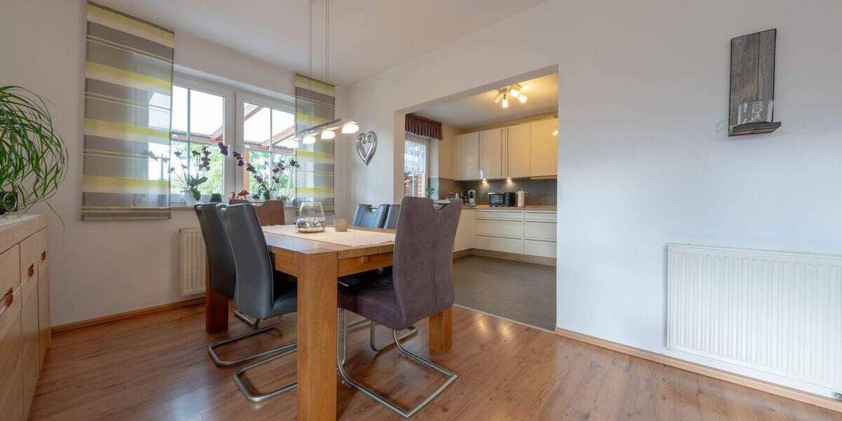 Charmante Doppelhaushälfte mit Dachstudio & Garten in begehrter und ruhiger Wohnlage von Selm 4 zimmer