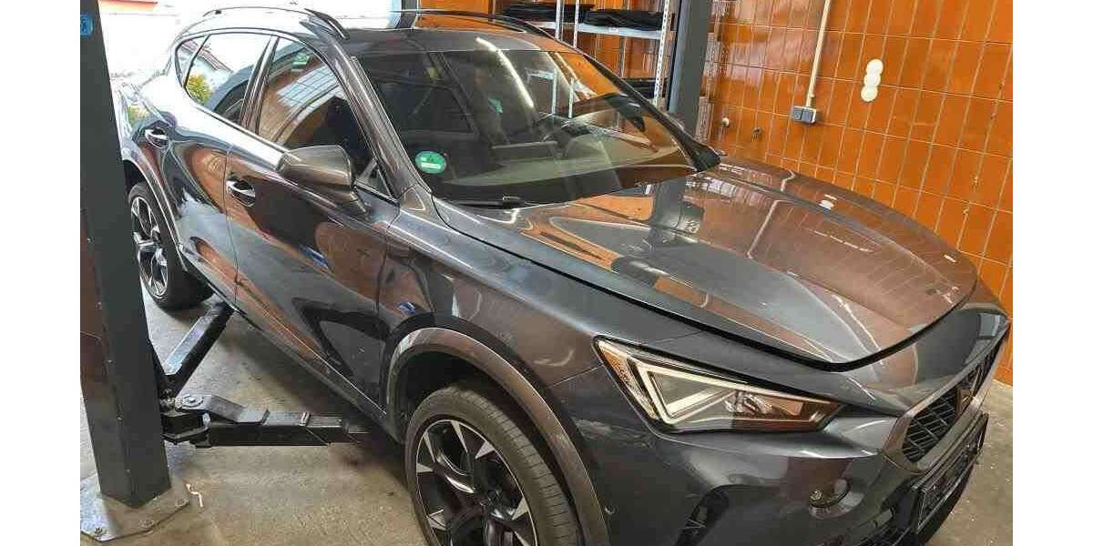 Cupra Formentor VZ 1.4 eHybrid DSG NAVI PANORAMA AHK KAM 39.752 km 26.988 &euro; Bergkamen 59192