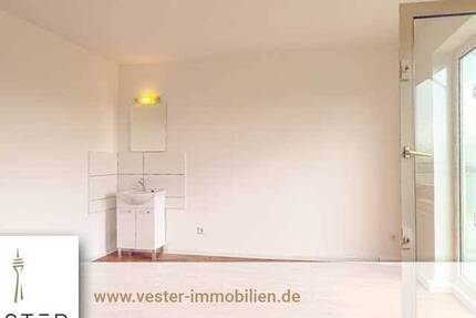 Ruhige Wohnung mit Balkon am Schwanenspiegel - perfekt als Wochenpendler-Unterkunft