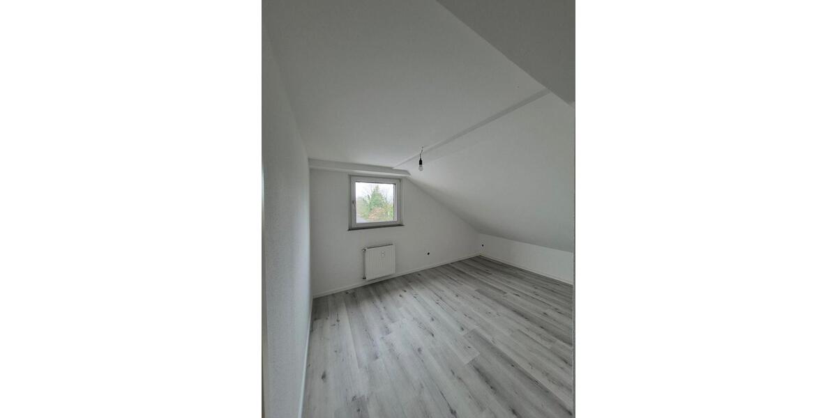 Dachgeschoßwohnung Dortmund Aplerbeck - 3 Zimmer, 70 m&sup2;, 850&euro; | Angebot:24714447