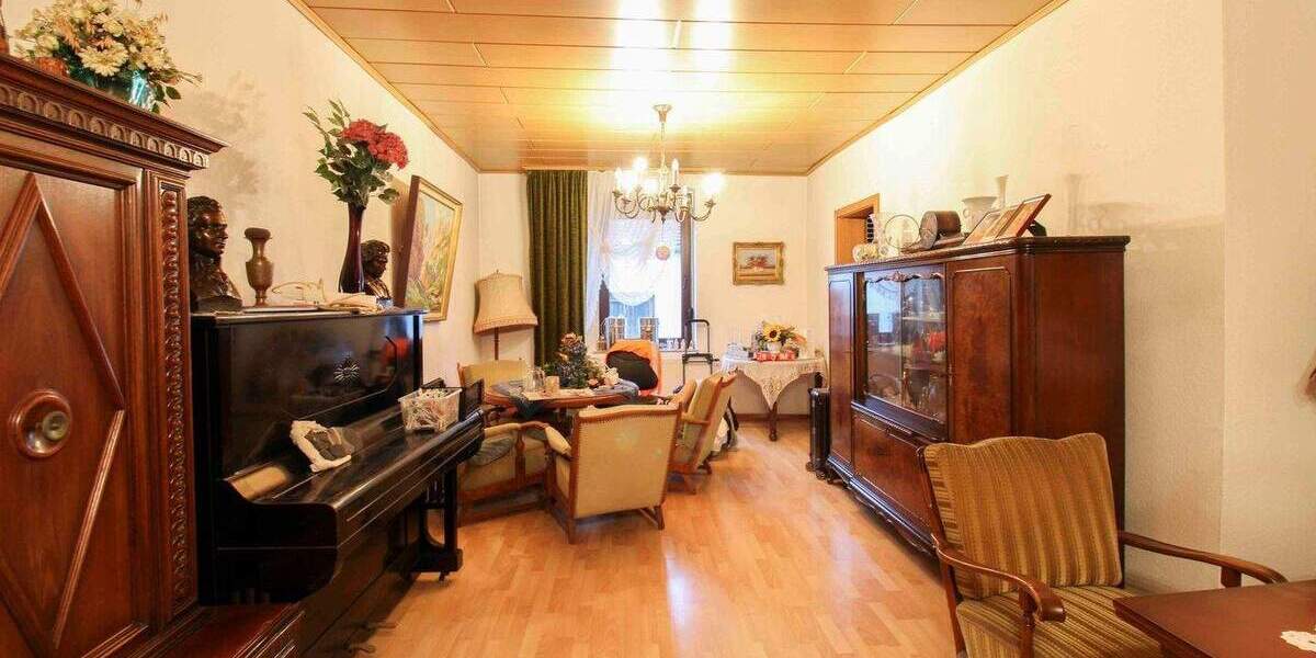 Mehrfamilienhaus, Wohnhaus Bochum Laer - 6 Zimmer, 211 m&sup2;, 349.000&euro; | Angebot:24545125