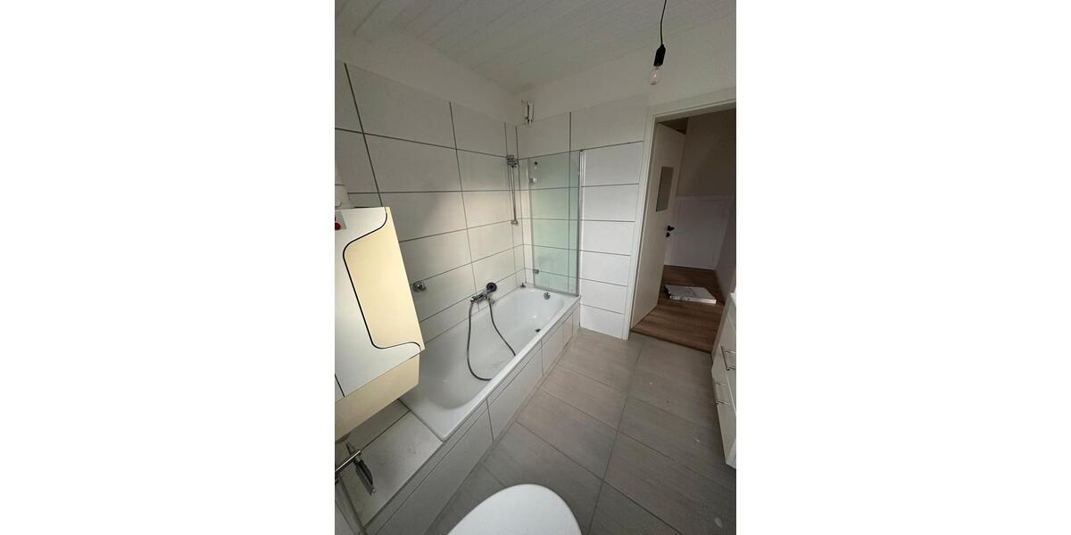 Dachgeschoßwohnung Hagen Hagen-Nord - 2.5 Zimmer, 75 m&sup2;, 650&euro; | Angebot:24819819