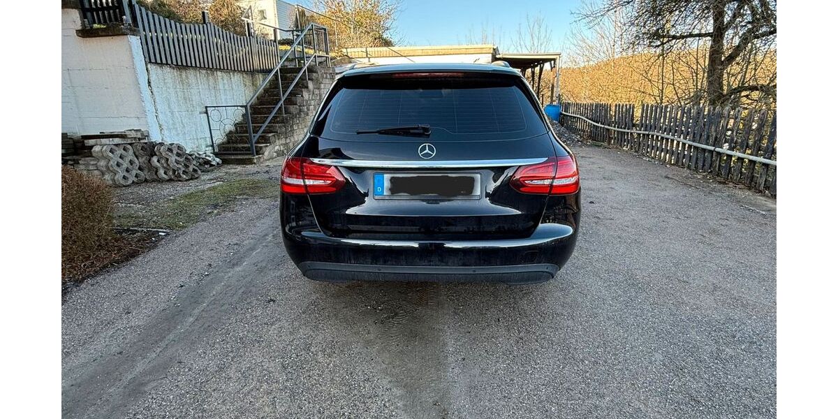 Mercedes-Benz C 220 242.520 km 10.700 &euro; Herdecke 58313