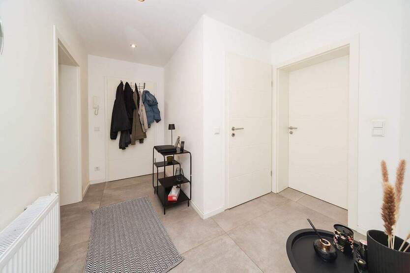 Hochwertige Erdgeschosswohnung mit Garten in kernsaniertem 3-Familienhaus 4 zimmer