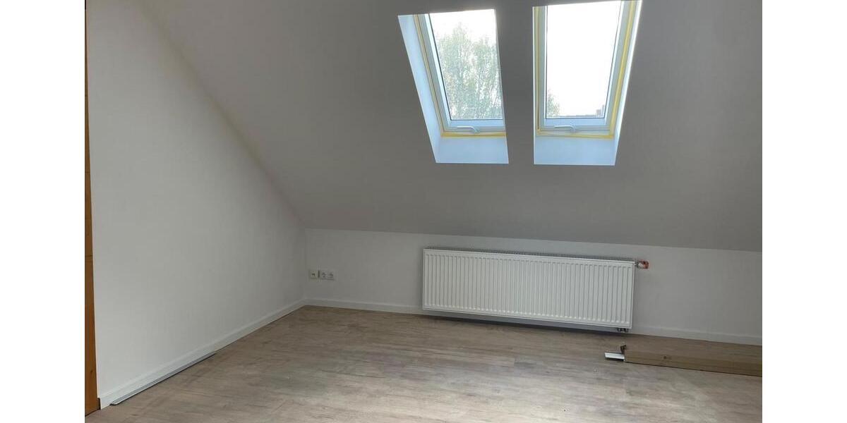 Dachgeschoßwohnung Bochum Günnigfeld - 3 Zimmer, 80 m&sup2;, 750&euro; | Angebot:24441580