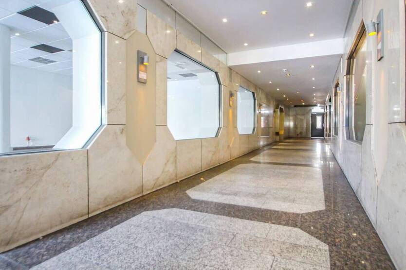 Exklusiv Wohnen in der City: 4,5 Zimmer mit Balkon - Aufzug - Tiefgarage