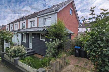 Modernisiertes Reihenendhaus mit großem Garten und Vollkeller