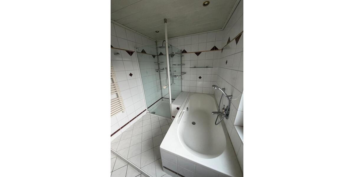 Einfamilienhaus Bergkamen - 4 Zimmer, 140 m&sup2;, 1.400&euro; | Angebot:24459101