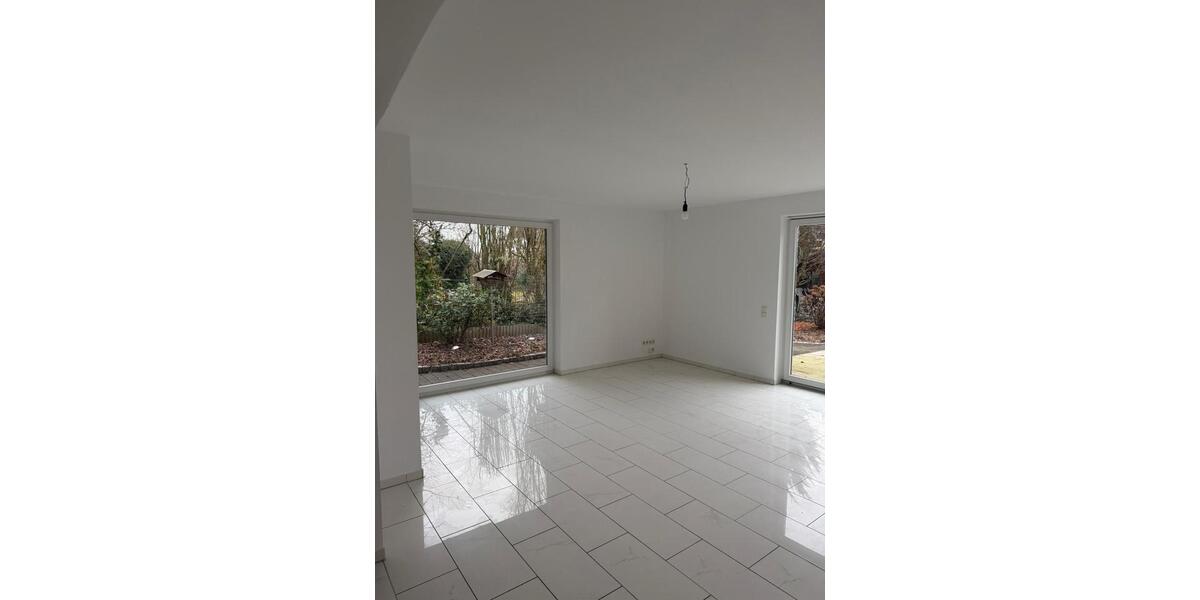 Traumhafte Erdg. Whg (2 Fam-Haus) einzugsbereit (HA-Garenfeld) 3 zimmer