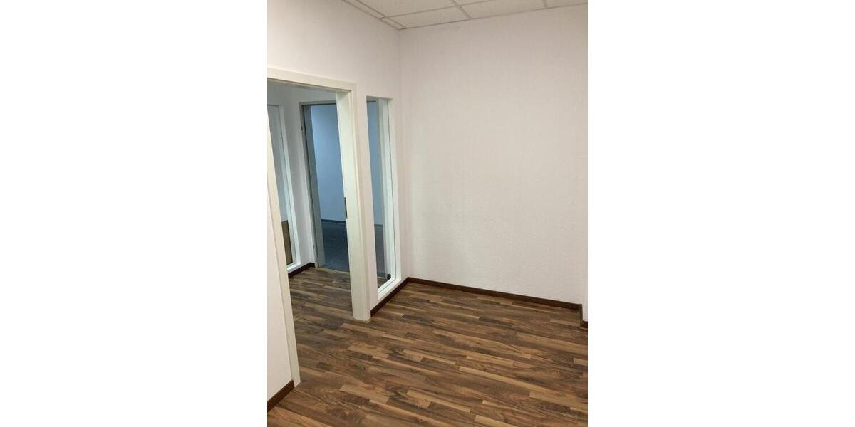 Kleinbüro Warmmiete € 145 1 zimmer