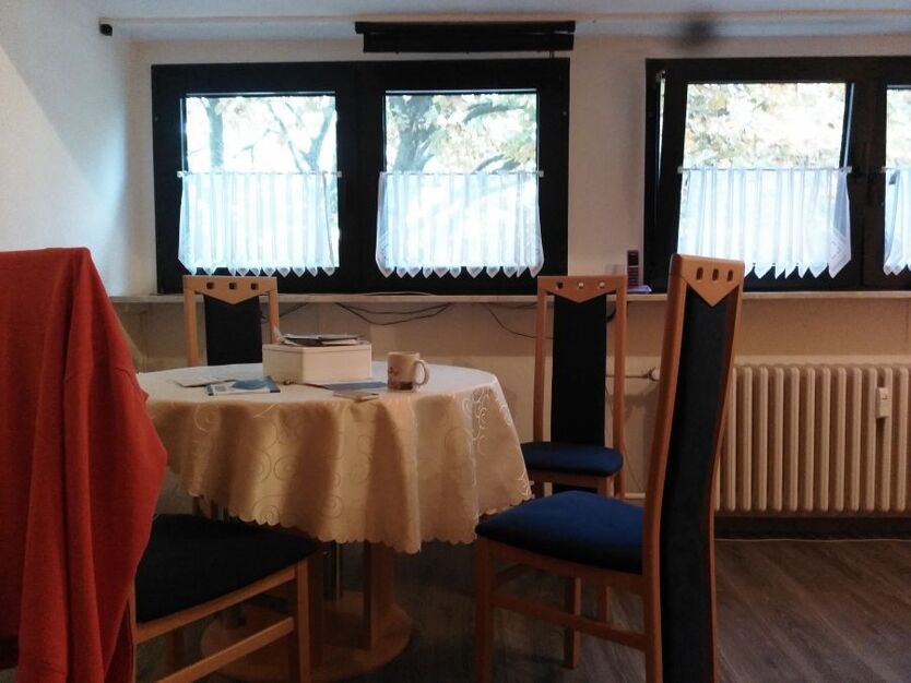 Provisionsfrei* Mehrfamilienhaus mit 4 Garagen in guter Lage 14 zimmer