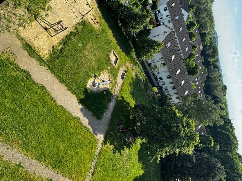 schöne helle sanierte Wohnungen mit Balkon ab sofort! 2.5 zimmer